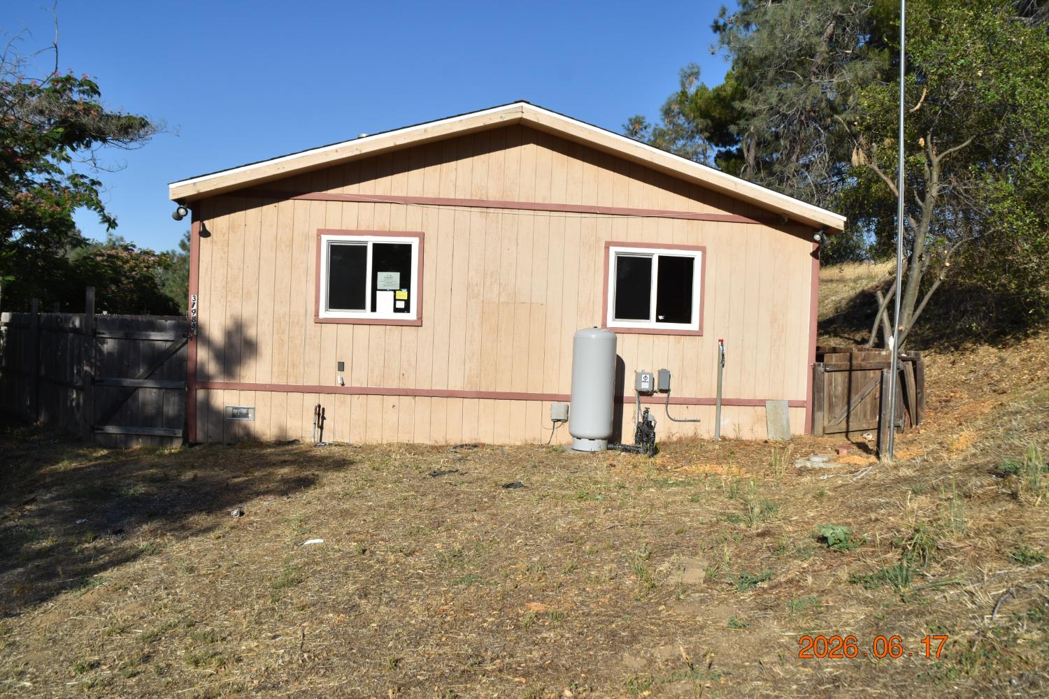 Photo 1 of 19 — 37984 Road 600, Raymond, CA 93653