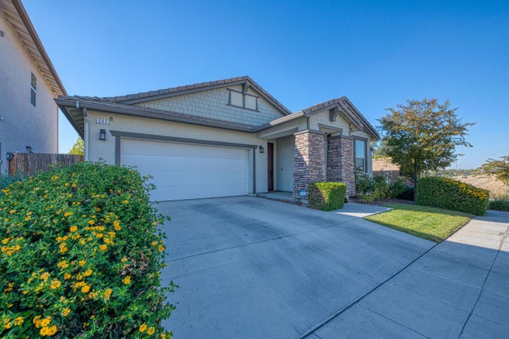 Photo 1 of 30 — 362 Atlantica Drive S, Madera, CA 93636