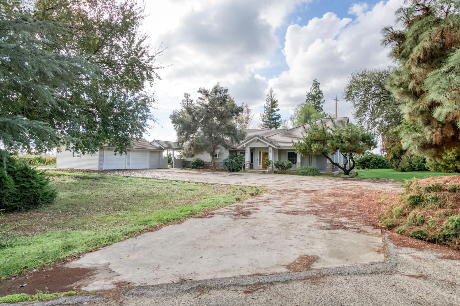 Photo 1 of 42 — 10477 S Henderson Road, Fresno, CA 93706