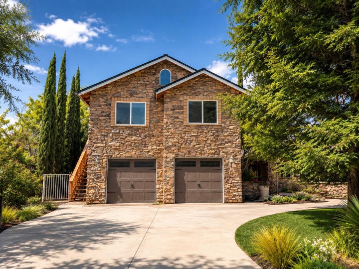 Photo 1 of 36 — 35303 Bonadelle Avenue, Madera, CA 93636
