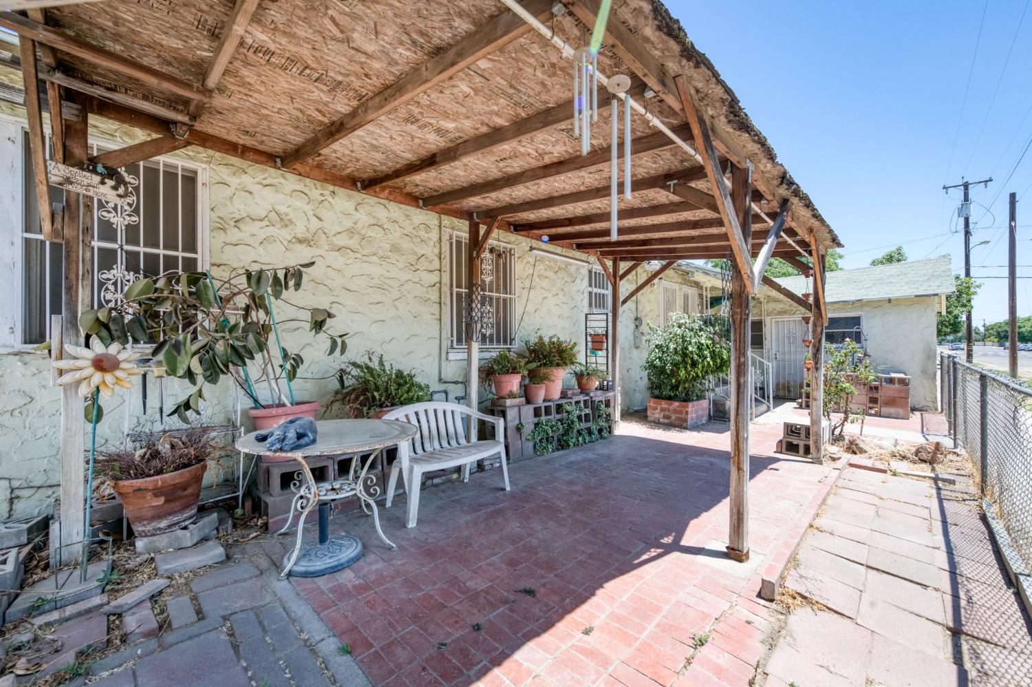 Photo 1 of 4 — 2537 S 11th, Fresno, CA 93725