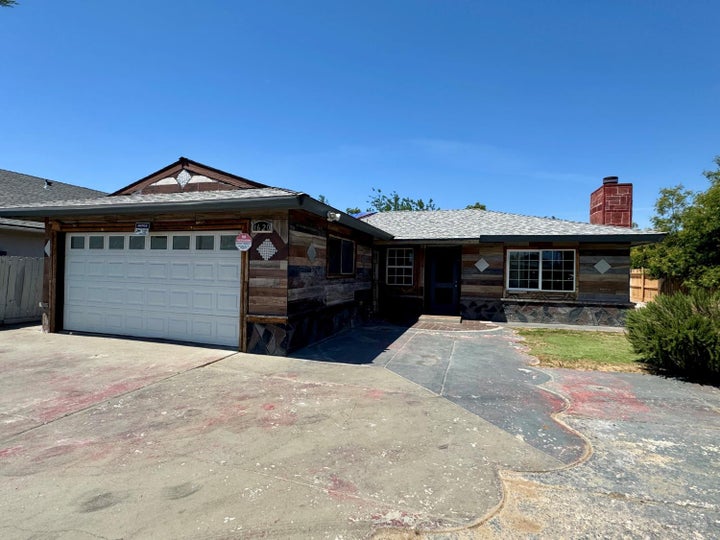 Photo 1 of 13 — 1620 N D Street, Madera, CA 93638