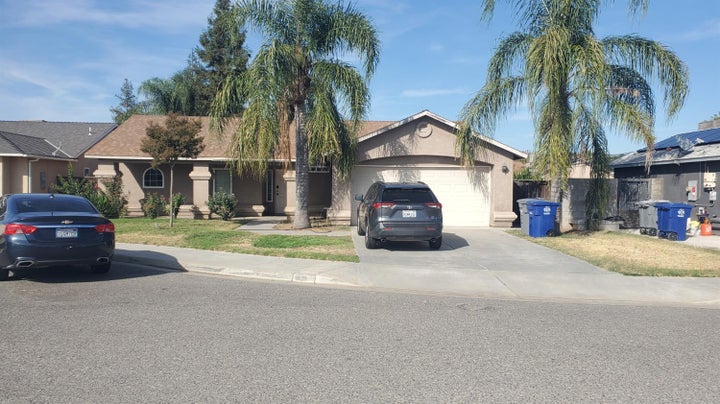 Photo 1 of 19 — 421 Ahwahnee Court, Madera, CA 93637