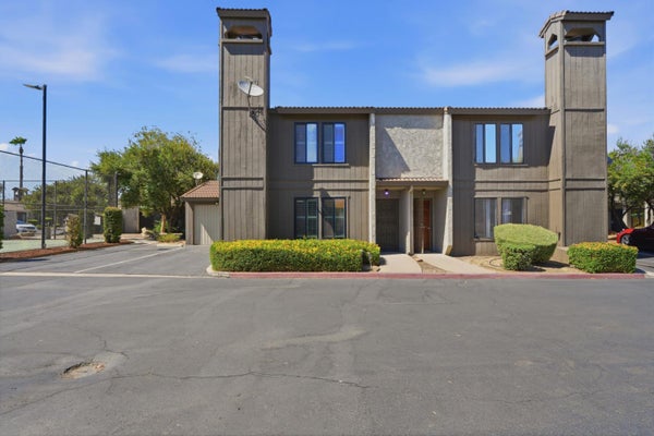 891 GREENFIELD AVE, HANFORD, CA 93230 - Image 9b35cbc8164cd08e0caa0c2a4e9421a7/3473037158