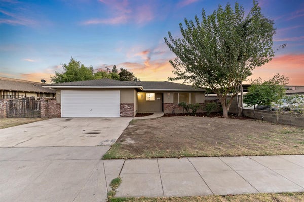 4560 E FOUNTAIN WAY, FRESNO, CA 93726 - Image 9e9c6f505ef9b2c8bc6c153df373da73/1896975132