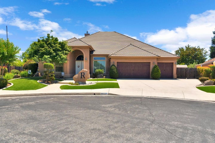 Photo 1 of 41 — 2572 Trenton Avenue, Clovis, CA 93619
