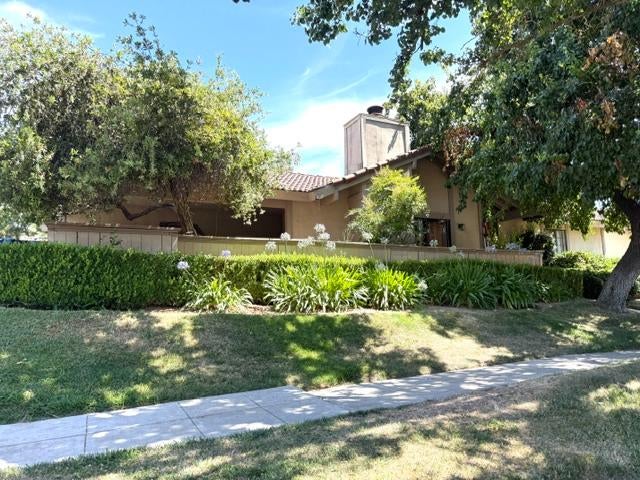 284 W Lexington Ave, Fresno, CA 93711