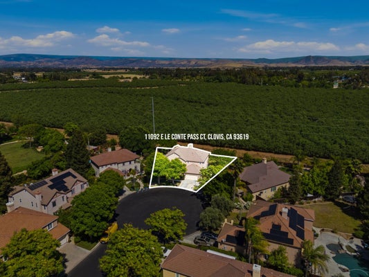 11092 E LE CONTE PASS CT, CLOVIS, CA 93619 - Image aebe437fcf444dcd9e1f0d7d82c9ff32/3154946567