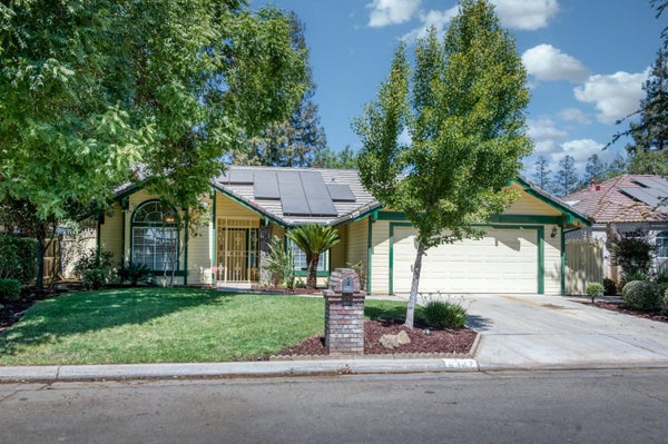 6342 N SELLAND AVE, FRESNO, CA 93711 - Image afff8b0fa26087f48a17f00a4017a1df/436233616
