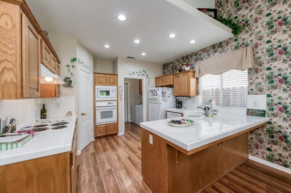 2560 E EL PASO AVE, FRESNO, CA 93720 - Image b621ab897d7212ee686eae0e97db2db7/3199871142