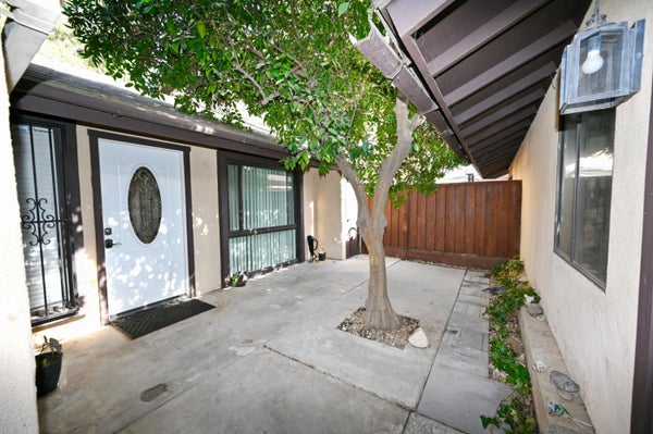 4985 E BUTLER AVE APT 120, FRESNO, CA 93727 - Image b63e2caa0e00aab7d9e99fa43d9c9d88/2851792637