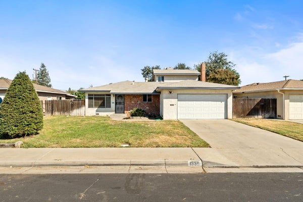 1335 TERRY AVE, CLOVIS, CA 93612 - Image b8a78b37867c00a43ed40959a8a970ed/2851399683