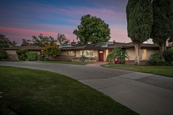 1112 S SUNNYSIDE AVE, FRESNO, CA 93727 - Image b8cecbf82402c82cb986cdfaee6ff1cf/159923264