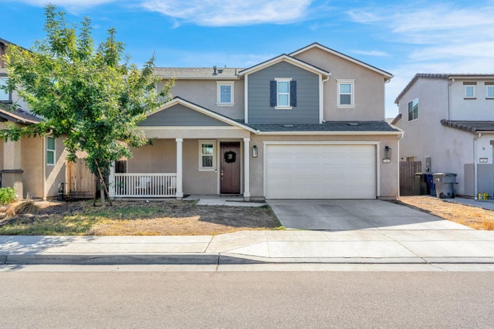 Photo 1 of 32 — 7461 E Princeton, Fresno, CA 93737