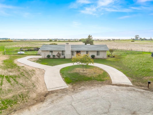 13017 VIOLET LN, CLOVIS, CA 93619 - Image c4d77fdc5ca6465a7fae32c7f80da7fe/2983162244