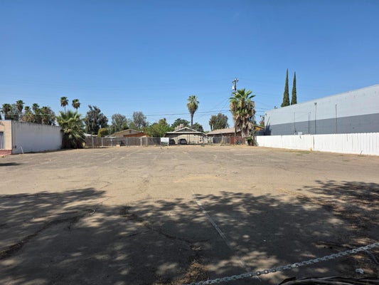 724 S GATEWAY DR, MADERA, CA 93637 - Image c70e9e7196a8ece28ddd94dc73e4f749/81708415
