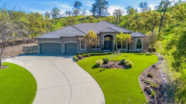 21844 FAIRWAY OAKS LN, FRIANT, CA 93626 - Image c7fde7e6f48eeff1be635680160cfb43/609221820