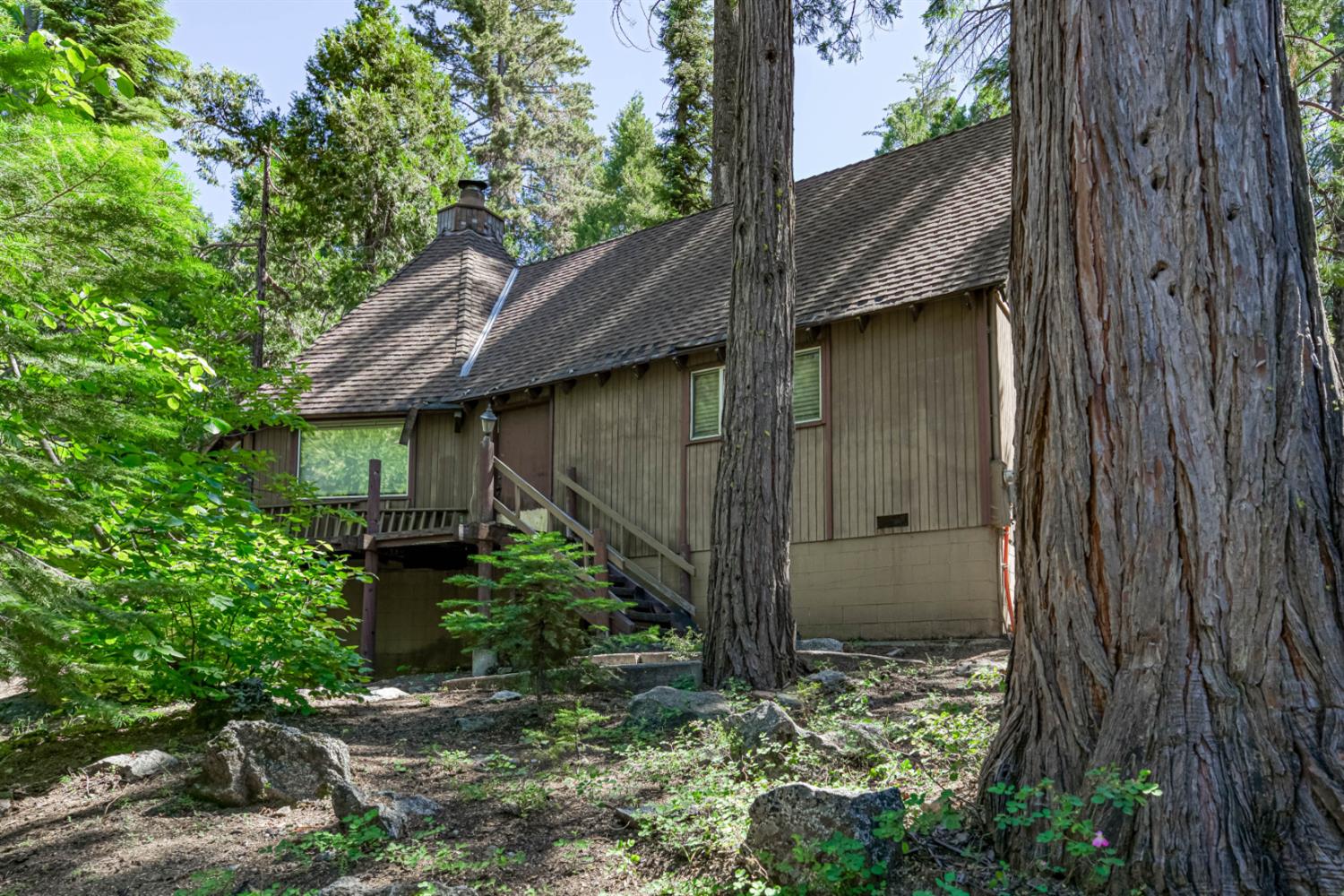 Photo 1 of 39 — 41922 Black Oak Way, Shaver Lake, CA 93664