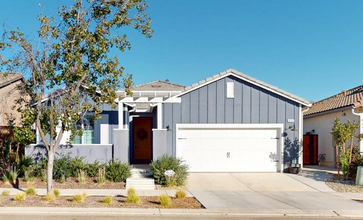 Photo 1 of 42 — 4245 Oak Knoll Road, Madera, CA 93636