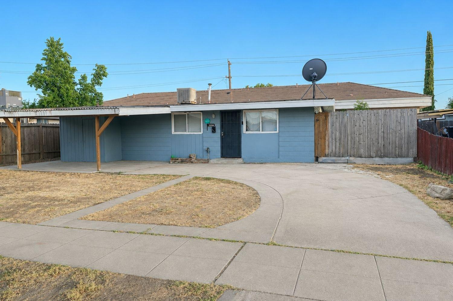 Photo 1 of 13 — 2326 E Hampton Way, Fresno, CA 93726