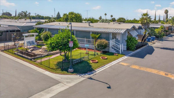 2373 S CHESTNUT AVE SPC 67, FRESNO, CA 93725 - Image edaeafd064bc5e39ef2e3a8fd1ac8b73/3091456896