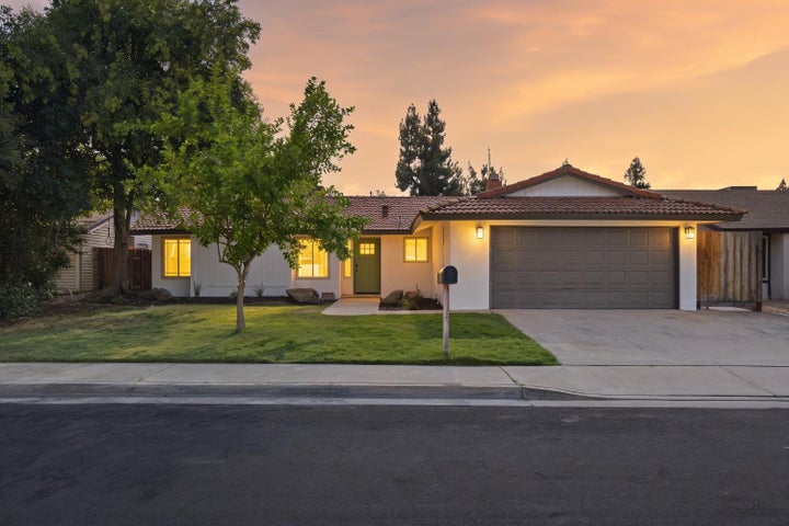 Photo 1 of 27 — 1064 Carey Avenue, Clovis, CA 93611