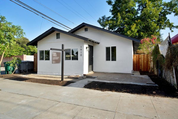 1910 GAITHER ST, SELMA, CA 93662 - Image f0cb74a75eb48c47df0161aa3eb9af6f/626516340
