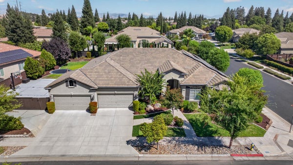 1945 N GREENFIELD AVE, CLOVIS, CA 93619 - Image f29f4b6f6d93076538ec176f2b669c5d/1274520095