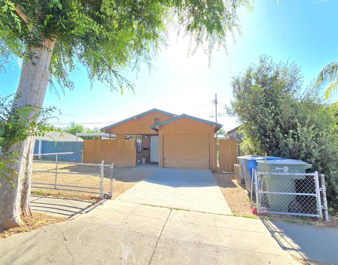 Photo 1 of 17 — 292 N College/Park Avenue, Fresno, CA 93701