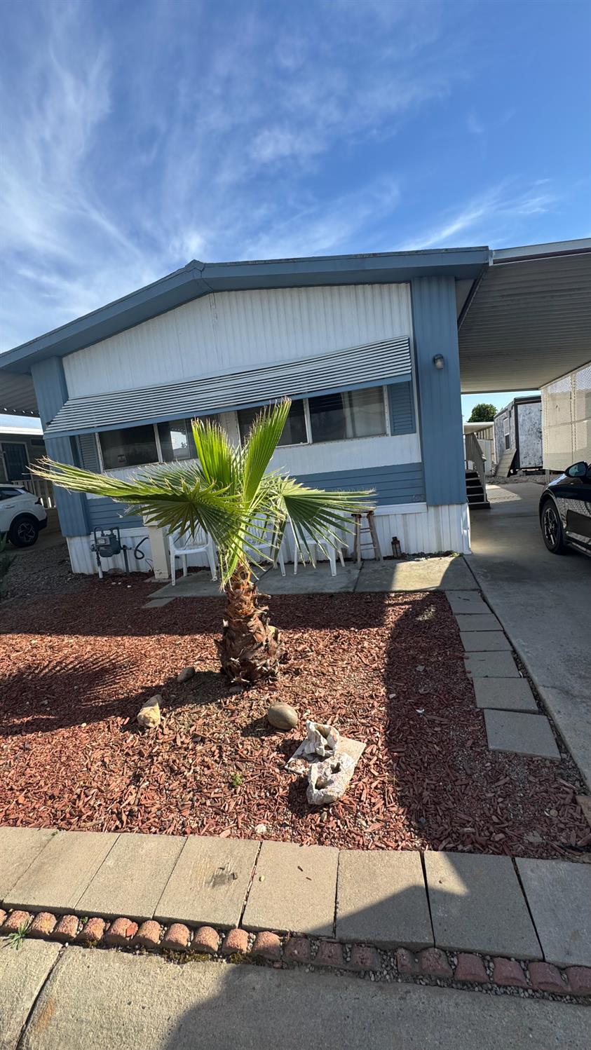 Photo 1 of 7 — 1218 E Cleveland Avenue 98, Madera, CA 93638