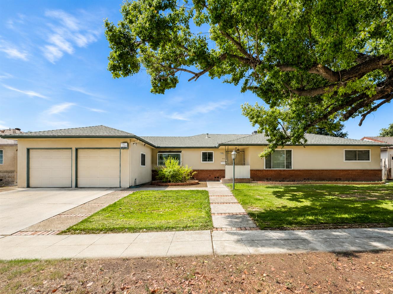 Photo 1 of 38 — 1539 E Stuart Avenue, Fresno, CA 93710