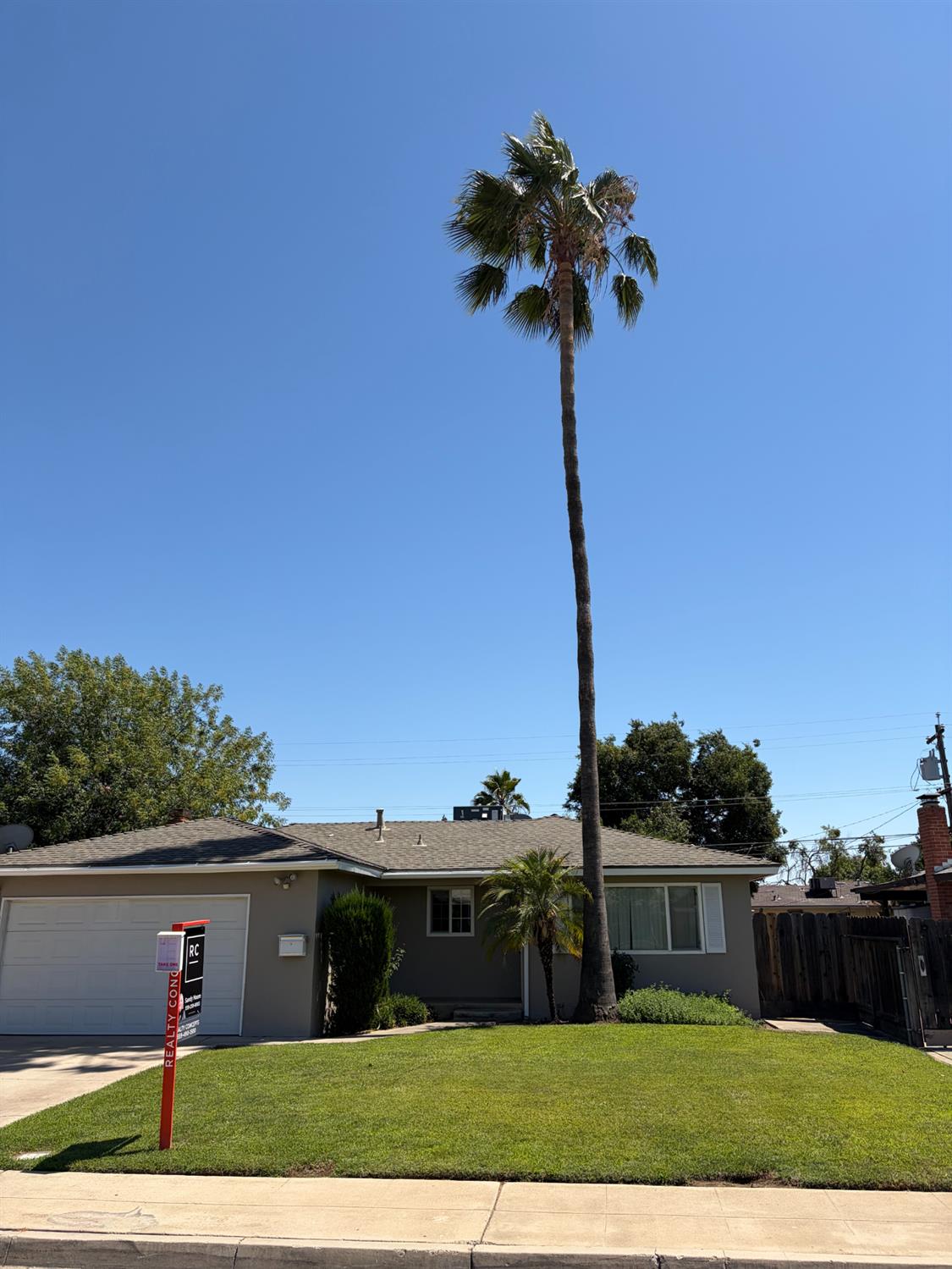 Photo 1 of 39 — 822 W Alamos, Clovis, CA 93612