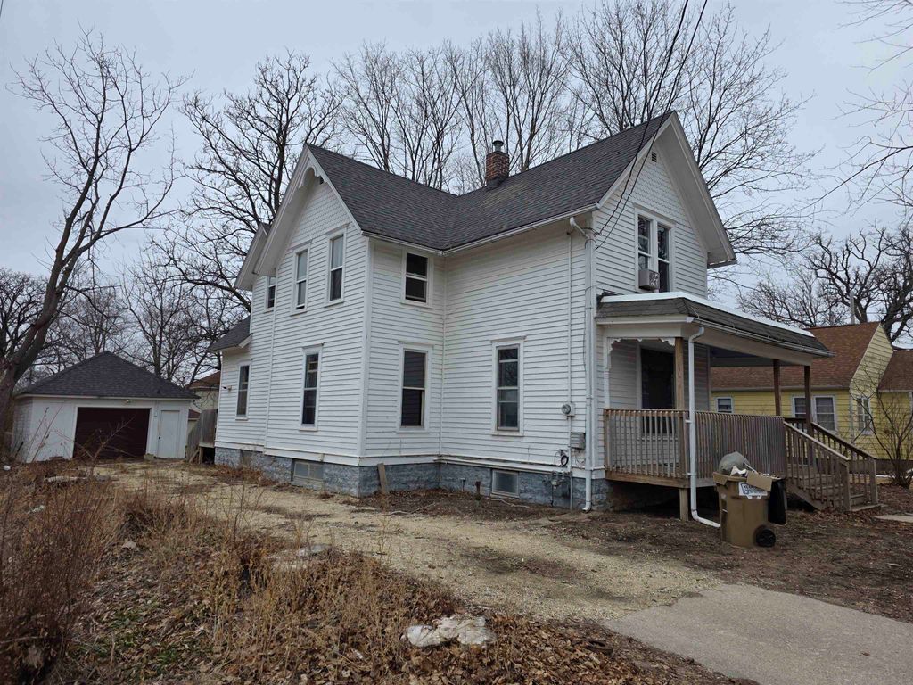 Photo of 313 S Tama Street, Manchester, IA 52057 (MLS # 154058)