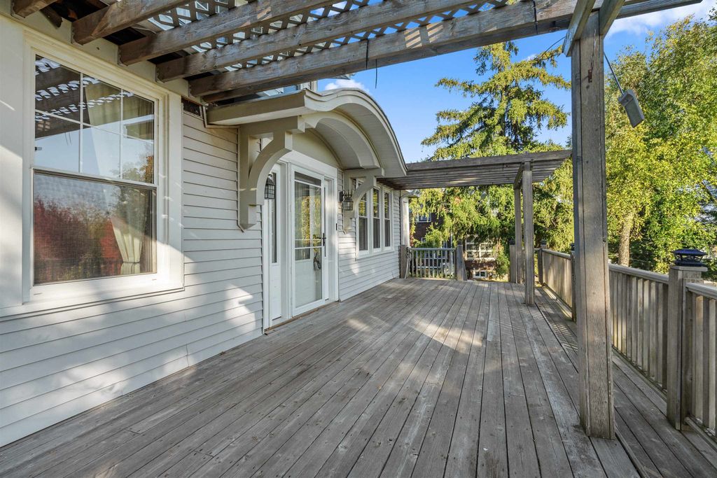 Photo of 959 Clarke Drive, Dubuque, IA 52001 (MLS # 153362)