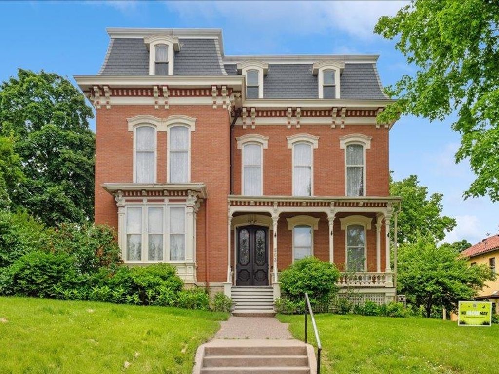 Photo of 563 W 11th Street, Dubuque, IA 52001 (MLS # 152672)