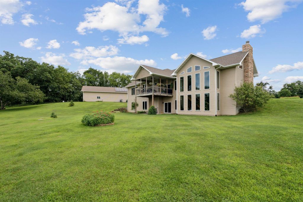 Photo of 1567 St. Catherine Road, Dubuque, IA 52031 (MLS # 152681)