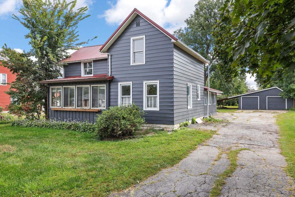 Photo of 531 E Linn Street, Coggon, IA 52218 (MLS # 153014)