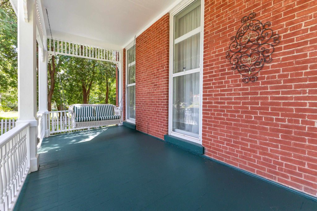 Photo of 375 Alpine Street, Dubuque, IA 52001 (MLS # 152857)
