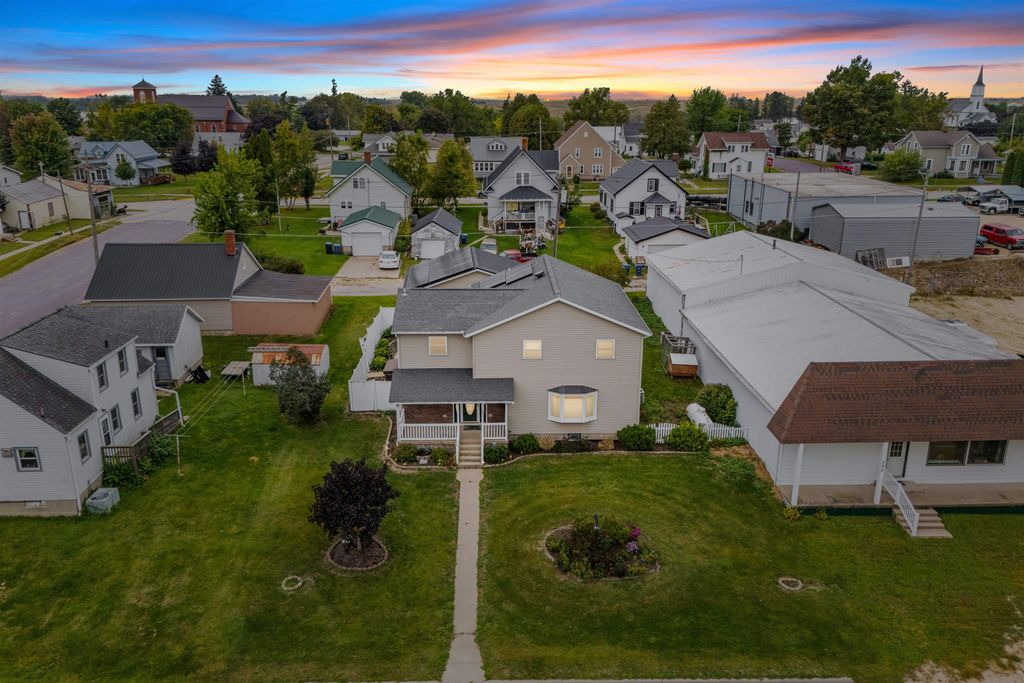 Photo of 306 S Monroe Street, Garnavillo, IA 52049 (MLS # 153052)