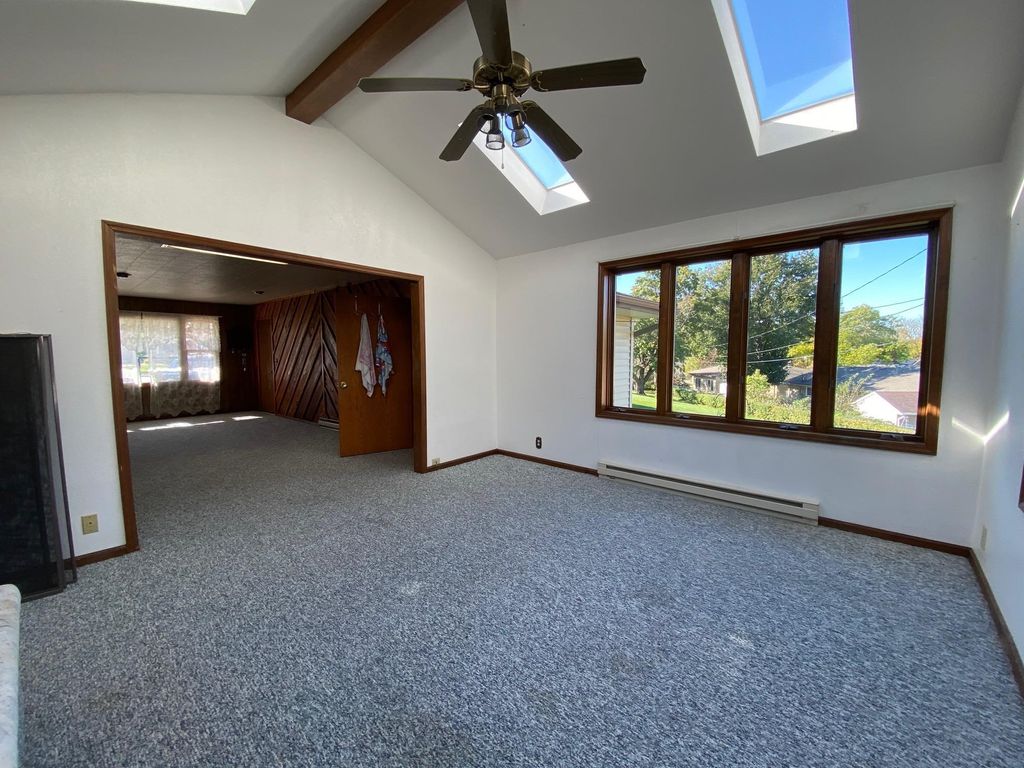 Photo of 2744 Linda Court, Dubuque, IA 52001 (MLS # 153303)