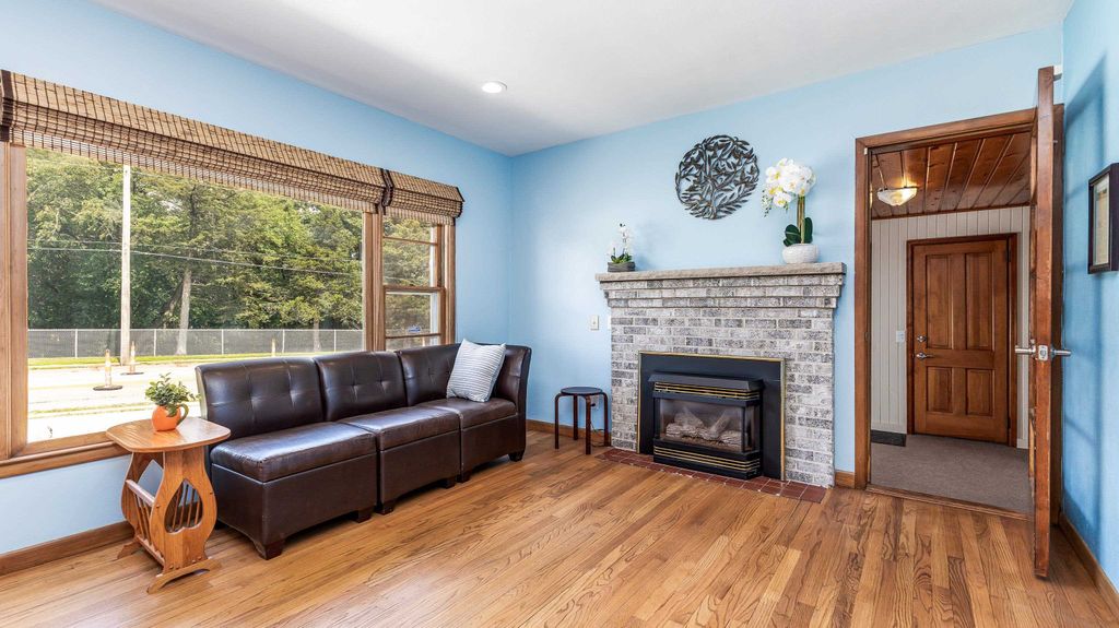 Photo of 2995 Asbury Road, Dubuque, IA 52002 (MLS # 153340)