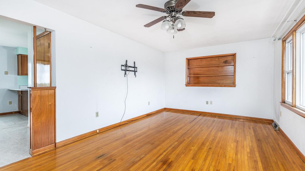 Photo of 263 Saint Ann Avenue, Dickeyville, WI 53808 (MLS # 153537)