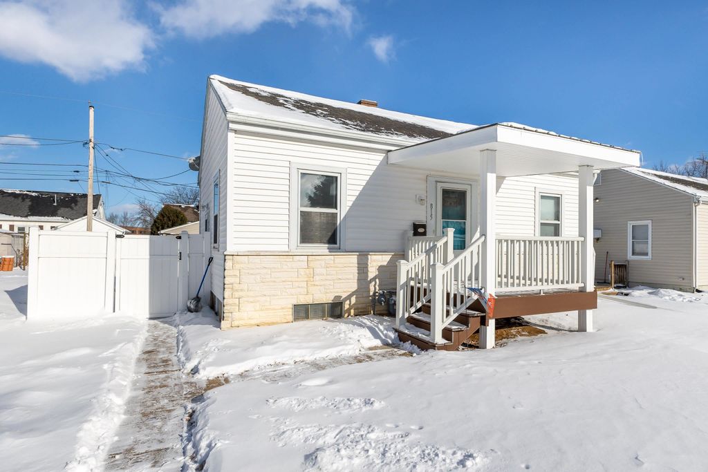 Photo of 815 Euclid Street, Dubuque, IA 52001 (MLS # 153779)