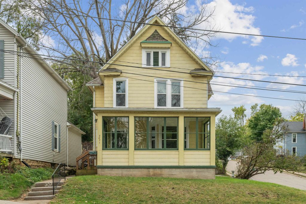 Photo of 2071 N Main Street, Dubuque, IA 52001 (MLS # 153247)