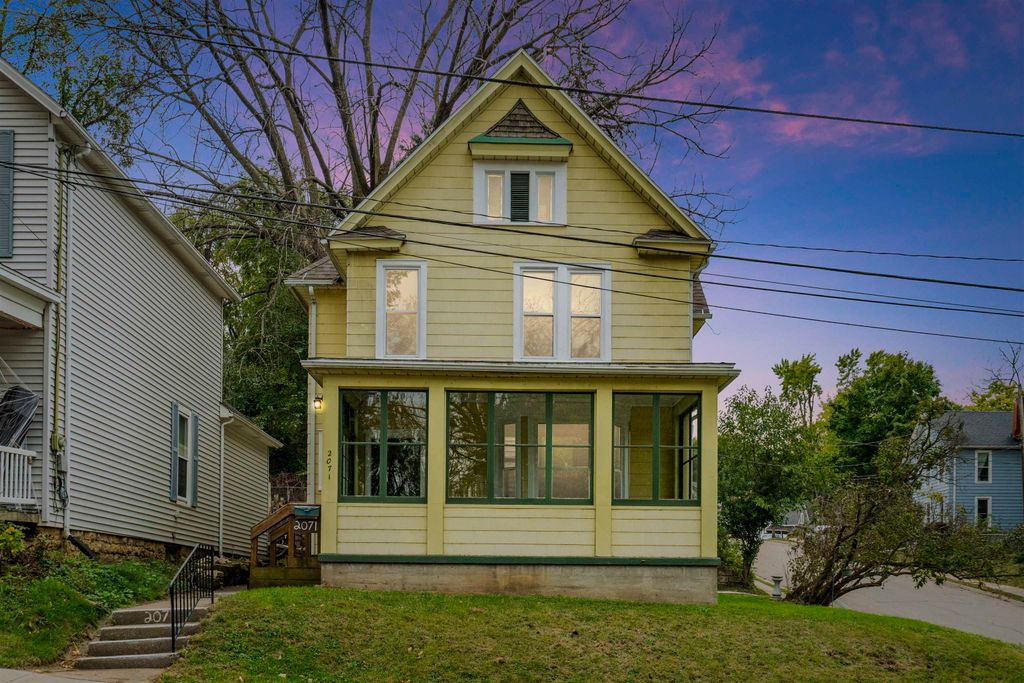 Photo of 2071 N Main Street, Dubuque, IA 52001 (MLS # 153247)