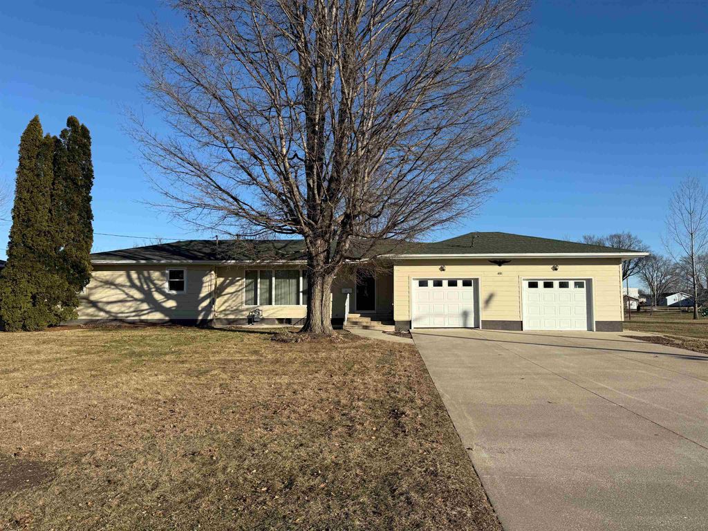 Photo of 401 Anderson Street, Manchester, IA 52057 (MLS # 154030)