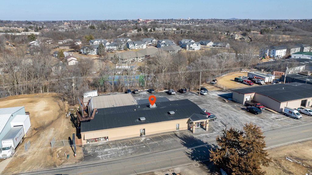 Photo of 700 Cedar Cross Road, Dubuque, IA 52003 (MLS # 153927)