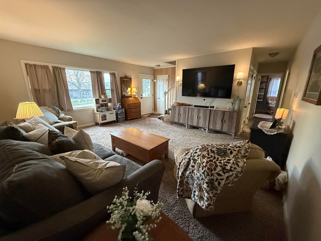 Photo of 2160 Avalon Road, Dubuque, IA 52001 (MLS # 154210)