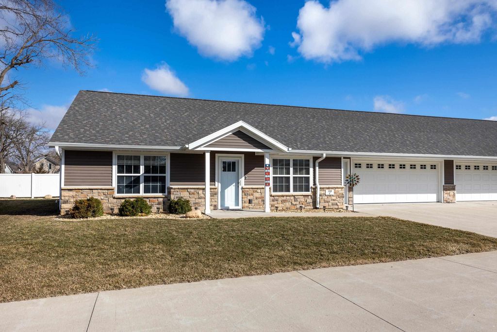 Photo of 108 Bailey Unit C Drive, Manchester, IA 52057 (MLS # 154146)