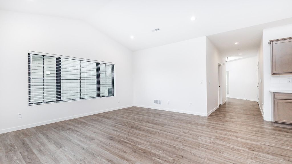 Photo of 3665 Vintage Lane, Dubuque, IA 52002 (MLS # 153417)